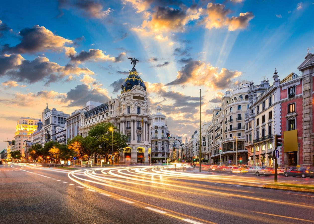 La Reina De Gran Via - Parking Tph Bed & Breakfast Madrid Ngoại thất bức ảnh