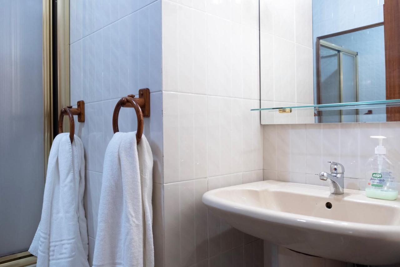 La Reina De Gran Via - Parking Tph Bed & Breakfast Madrid Ngoại thất bức ảnh